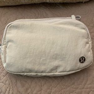 NWOT Lululemon Everywhere Belt Bag